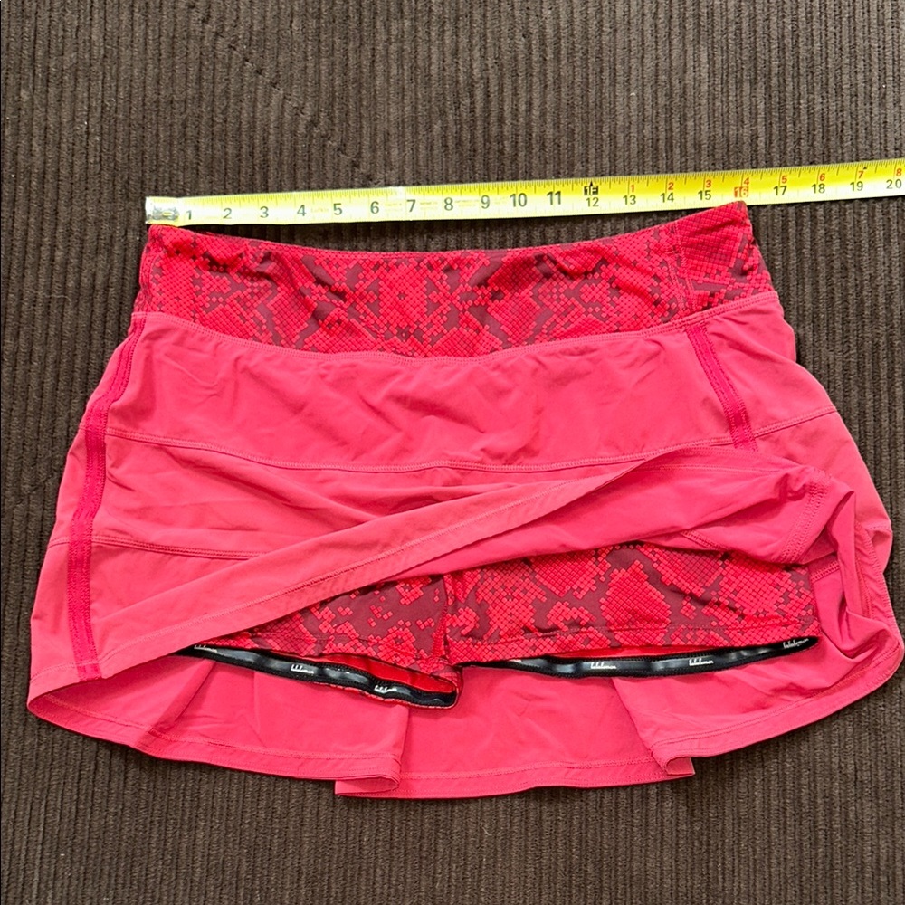 Lululemon Rival Pace Tennis Skirt Size 10 Red Snake Ladies